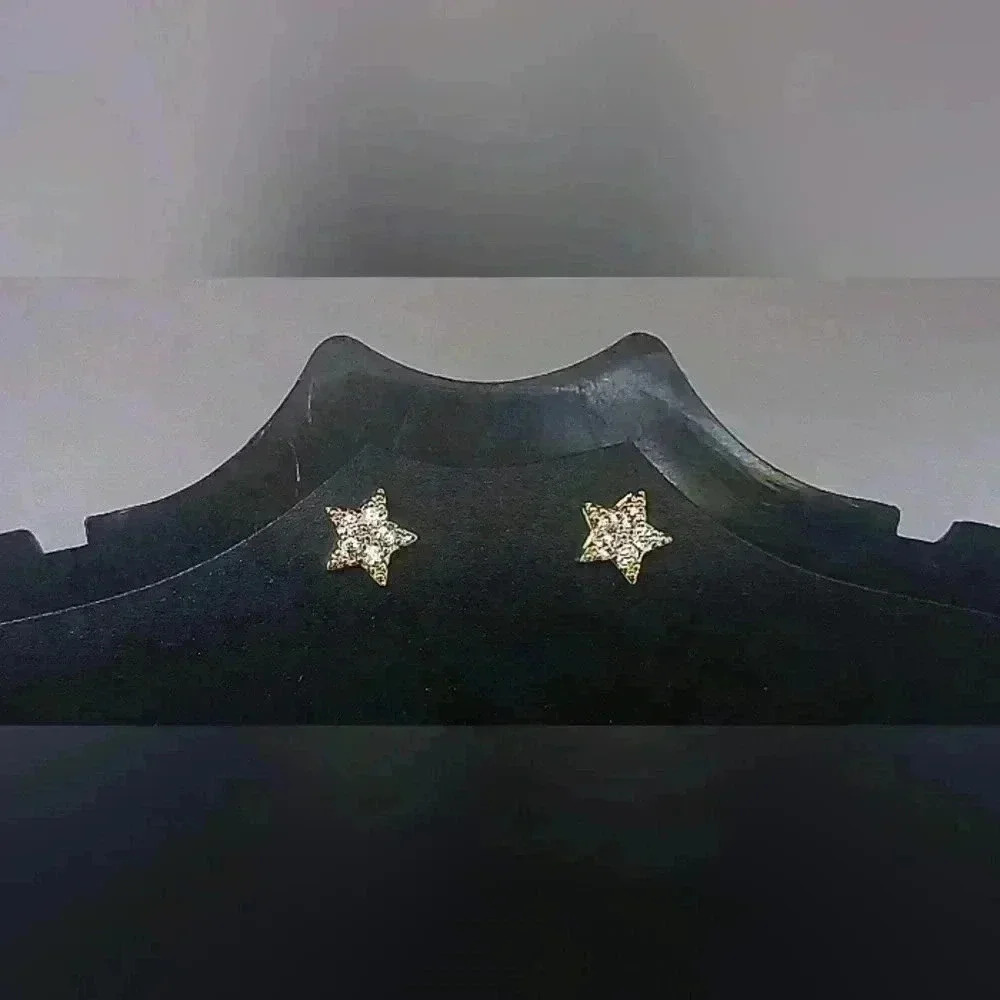 Ziron 925 Studded Star Earrings